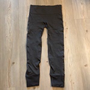 Lululemon grey crop leggings (Ebb to Street)